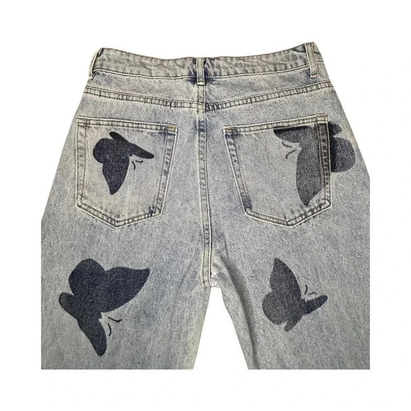 Adika women’s light wash ankle mom jeans with butterflies - Picture 5 of 7